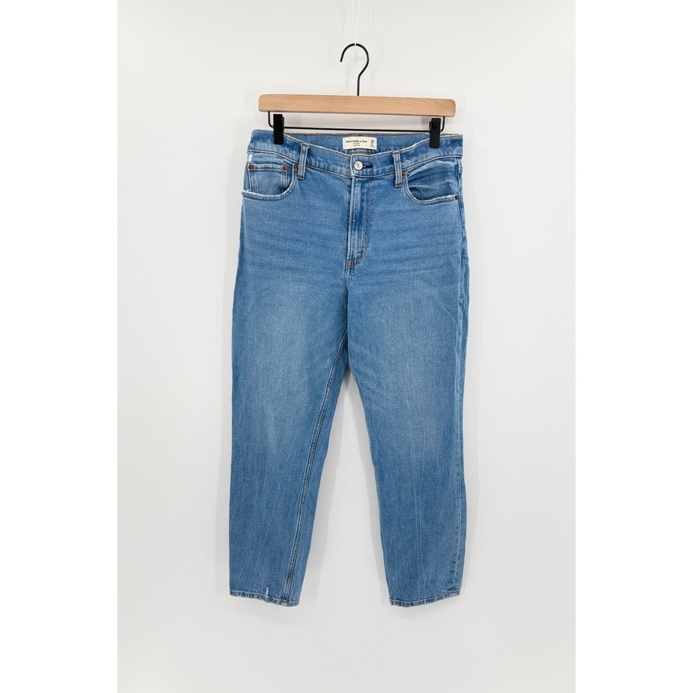 Abercrombie & Fitch Mom Jeans 28/6 High Rise Tapered Medium Wash Everyday Staple